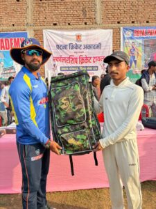 शुरुआती क्रिकेट खिलाड़ियों को पुरस्कार देना क्यों ज़रूरी है